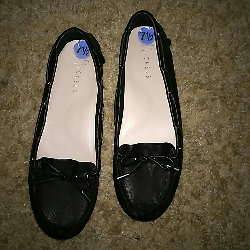 Ladies flats